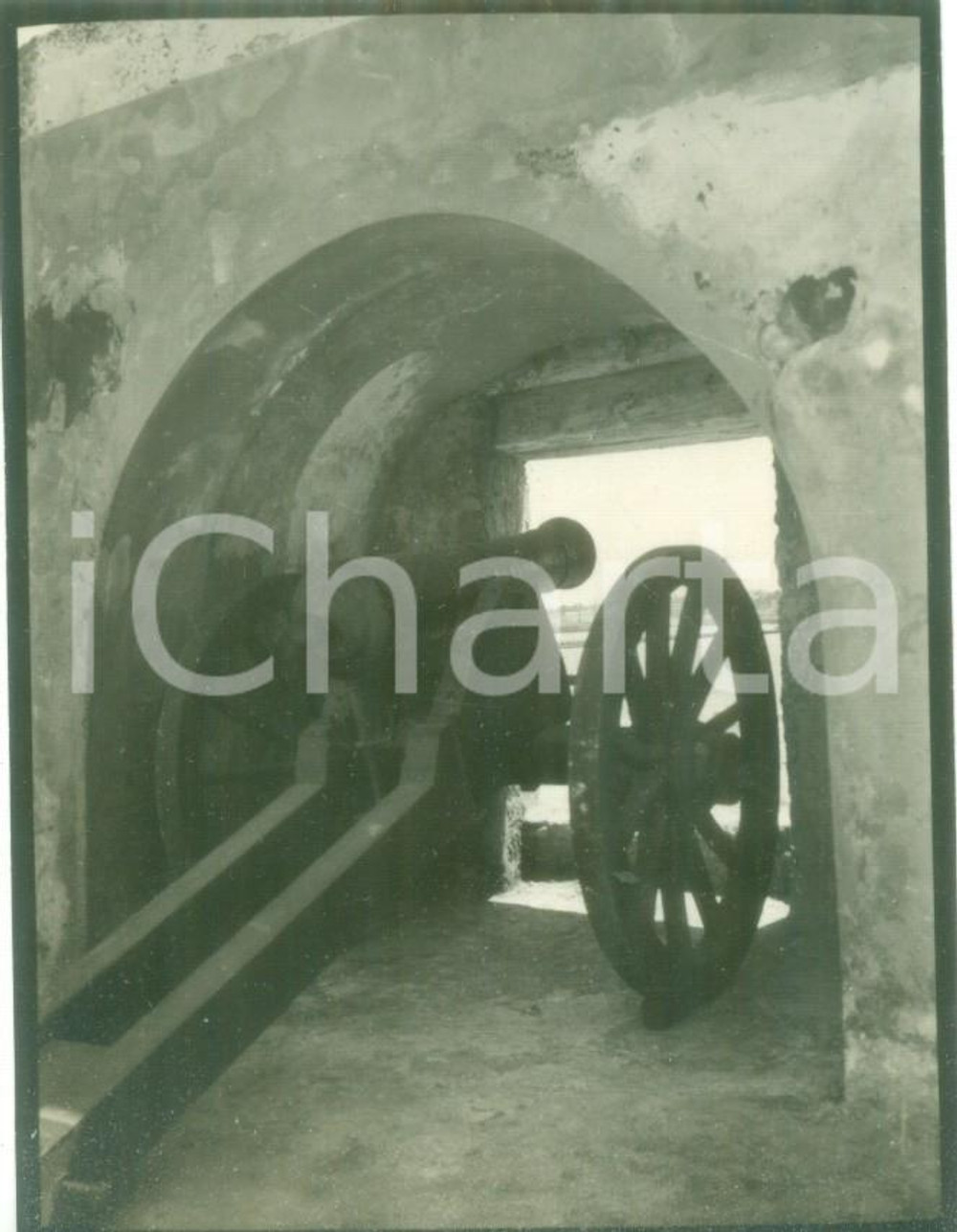 Fotografia d epoca originale 1930 ca TRIPOLI LIBIA Un cannone sui bastioni del Castello Fotografia 1