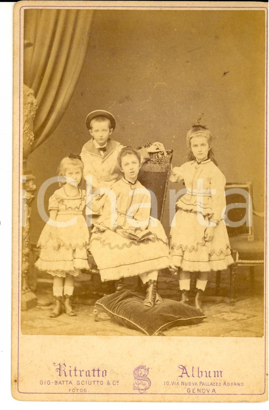 Fotografia d epoca originale 1890 ca GENOVA Ritratto di 4 nobili fratellini in bianco Foto SCIUTTO 11x16 cm 1