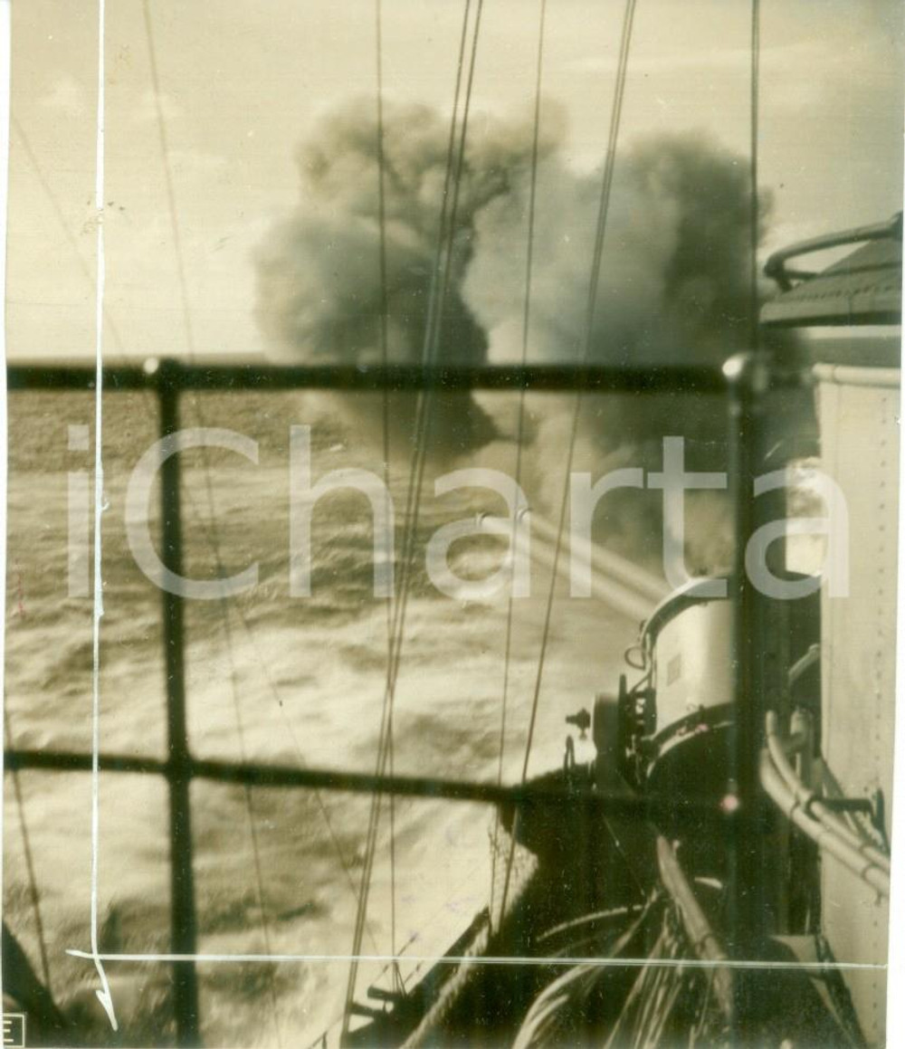 Fotografia d epoca originale 1940 GUERRA NAVALE WW2 Cacciatorpediniere in azione in SARDEGNA Fotografia 1