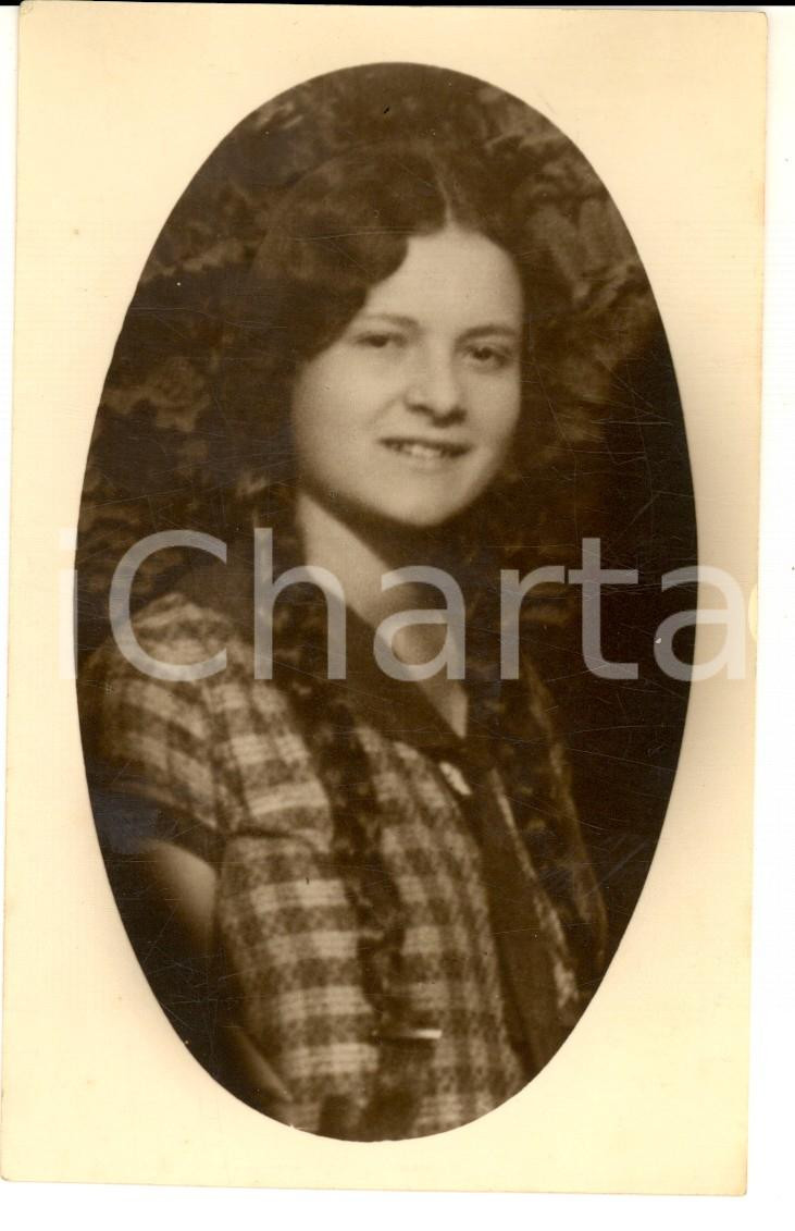 Fotografia d epoca originale 1930 ca NOVARA Ritratto di adolescente con le trecce Foto cartolina BAZZANI FP 1