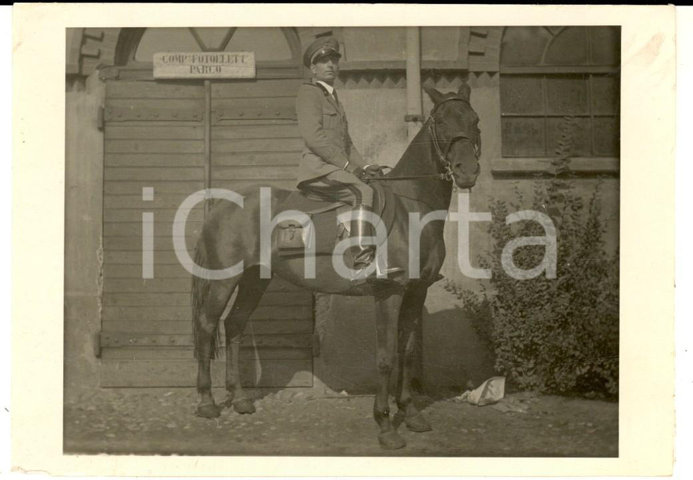 Fotografia d epoca originale 1940 REGIO ESERCITO Militare a cavallo davanti al comparto fotoelettrico Foto 1