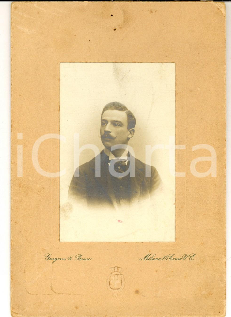Fotografia d epoca originale 1899 MILANO Ritratto del giovane BOLIS con foulard a pois Foto GUIGONI e BOSSI 1