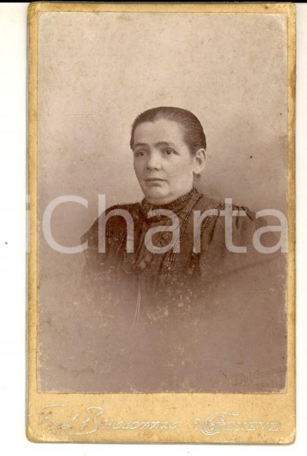 Fotografia d epoca originale 1900 ca GENEVE CH Ritratto di donna in abito scuro Foto Fred BOISSONNAS CDV 1