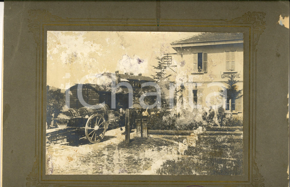 Fotografia d epoca originale 1910 GHEMME NO Stazione affollata con carico di botti Foto DANNEGGIATA 33x21 1