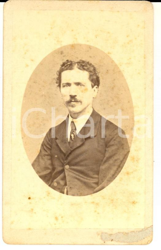 Fotografia d epoca originale 1880 ca GENOVA Ritratto di un giovane uomo Fotografia BANCHIERI CDV 1