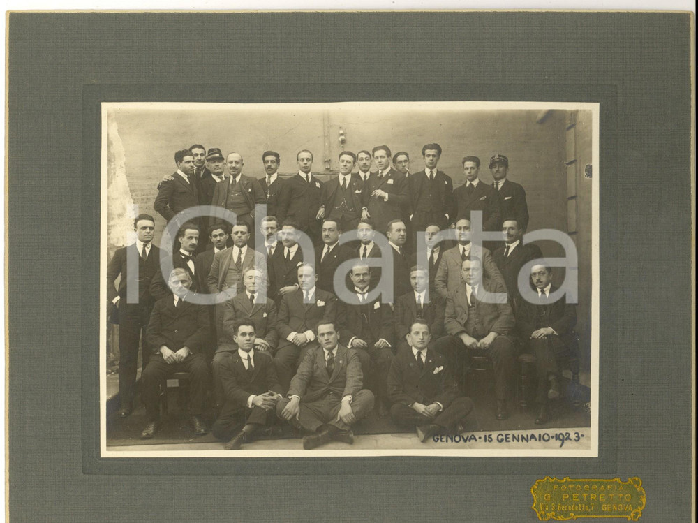 Fotografia d epoca originale 1923 GENOVA Gruppo di funzionari con due addetti in divisa Foto PETRETTO 1 1