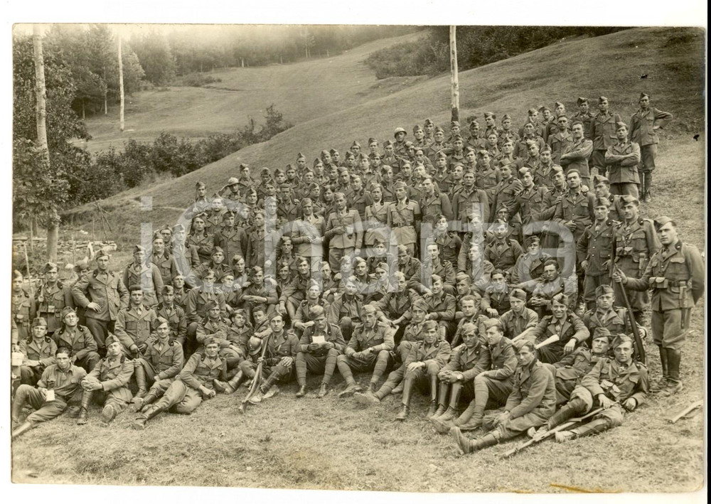 Fotografia d epoca originale 1940 ca WW2 REGIO ESERCITO Battaglione di artiglieria a riposo Foto 17x12 cm 1