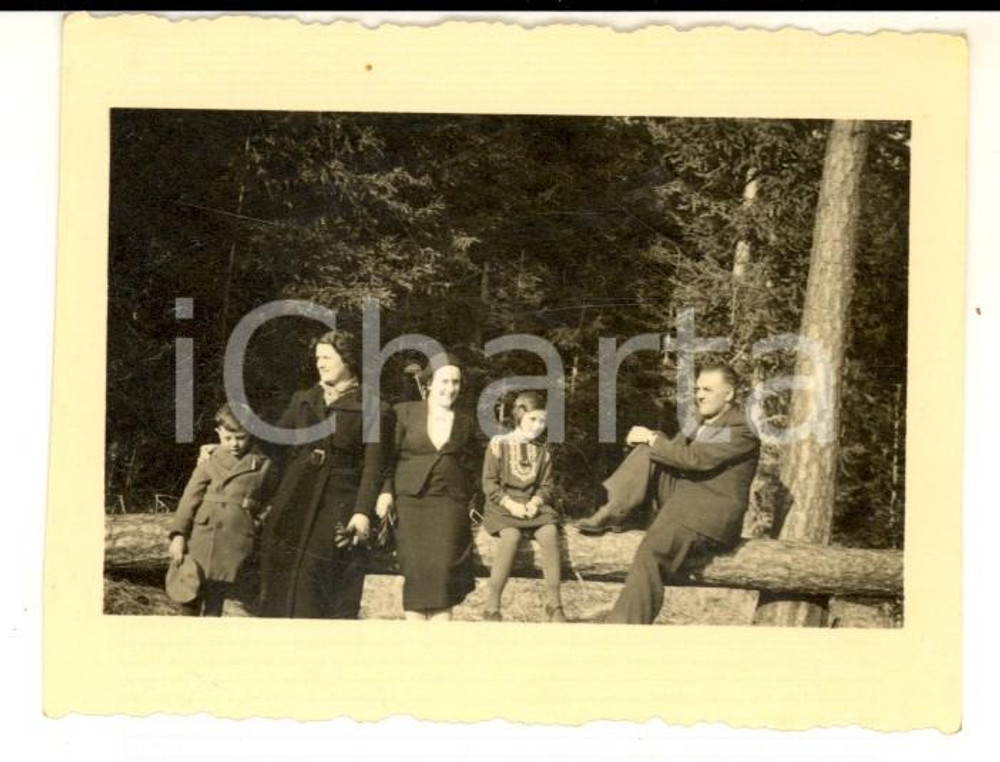 Fotografia d epoca originale 1938 DONAUESCHINNGEN D Una famiglia nel parco Fotografia VINTAGE 8x6 cm 1
