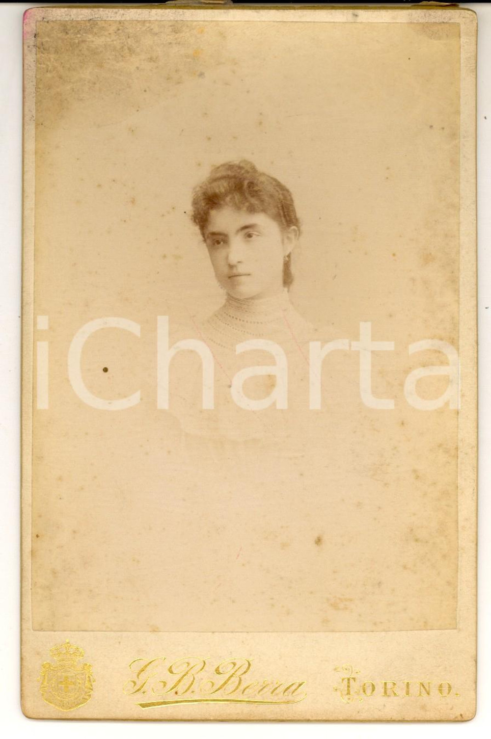 Fotografia d epoca originale 1880 ca TORINO Ritratto dI donna in abito chiaro Foto G. B. BERRA 11x17 cm 1