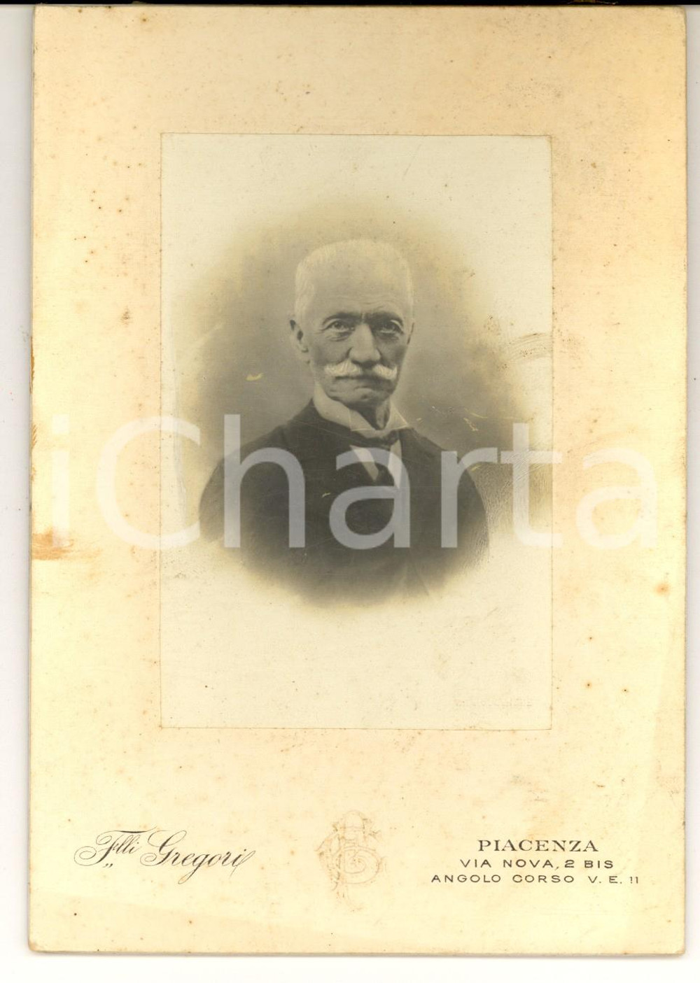 Fotografia d epoca originale 1900 ca PIACENZA Ritratto maschile con il cravattino Foto F.lli GREGORI 11x16 1