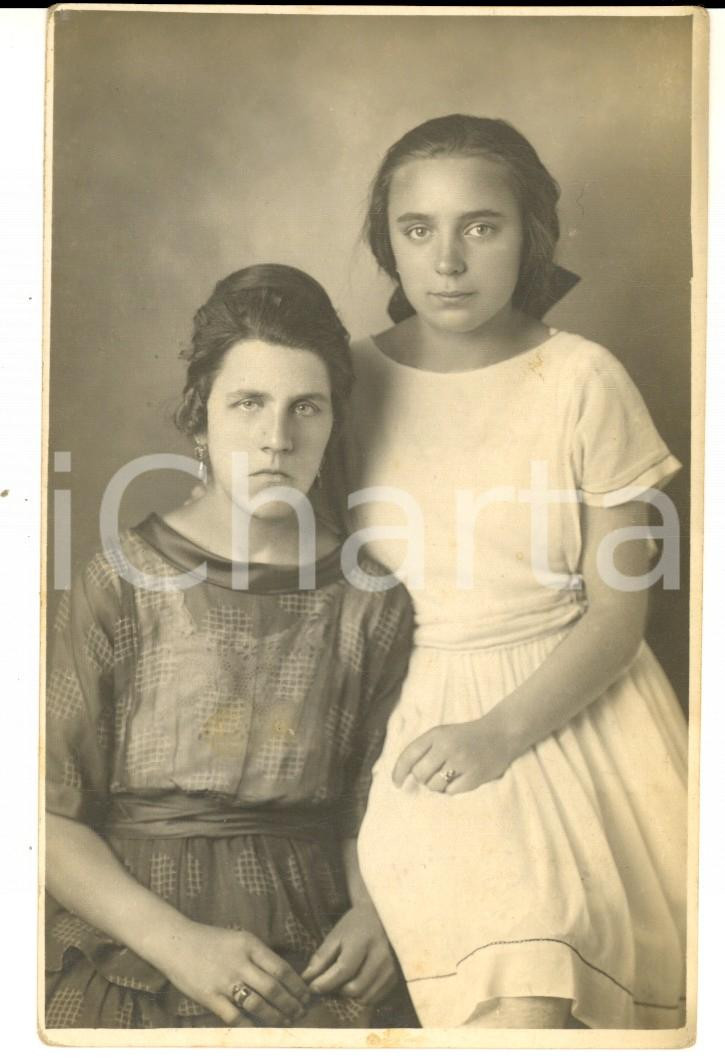 Fotografia d epoca originale 1920 ca FIUME RIEKA/ CROAZIA Ritratto di mamma e figlia Foto cartolina TOMEE 1
