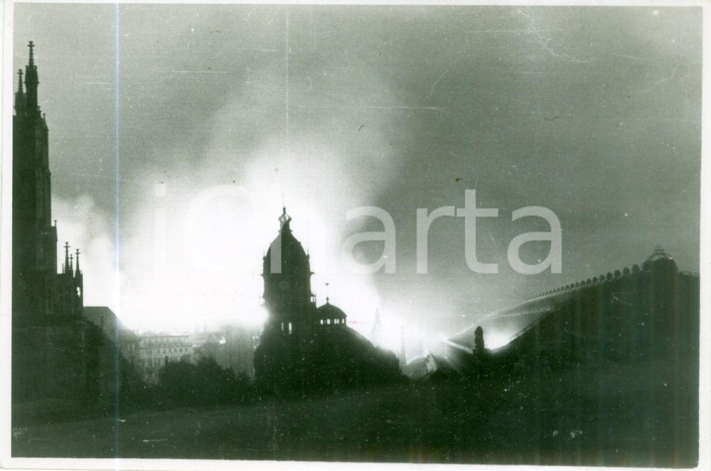 Fotografia d epoca originale 1945 KOLN WW2 Bombardamenti su una chiesa vicino al Duomo Fotografia 1
