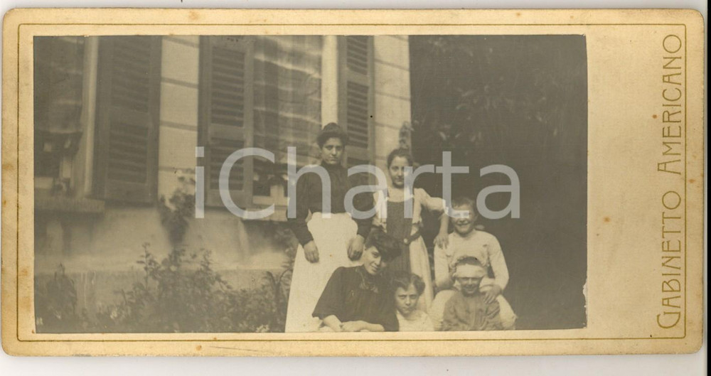 Fotografia d epoca originale 1900 ca AREA LOMBARDA ? Gruppo di bambini con la governante Foto gabinetto 1