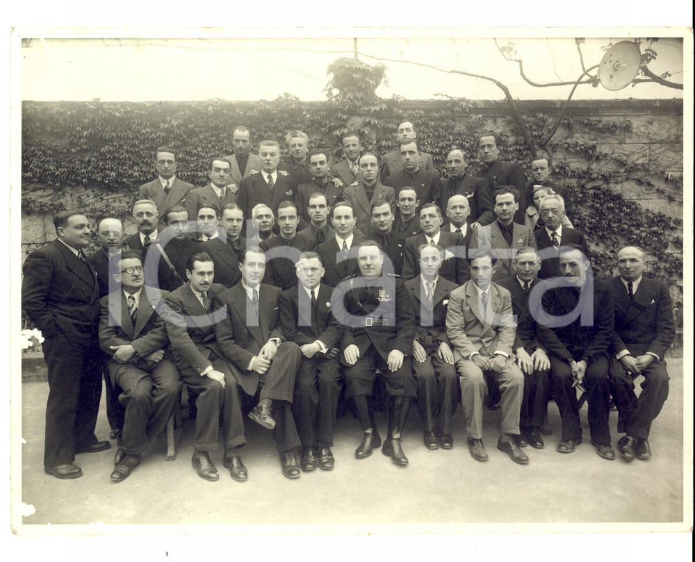 Fotografia d epoca originale 1930 ca MILANO Foto di gruppo dei membRi di un associazione Foto CELSO 24x18 1