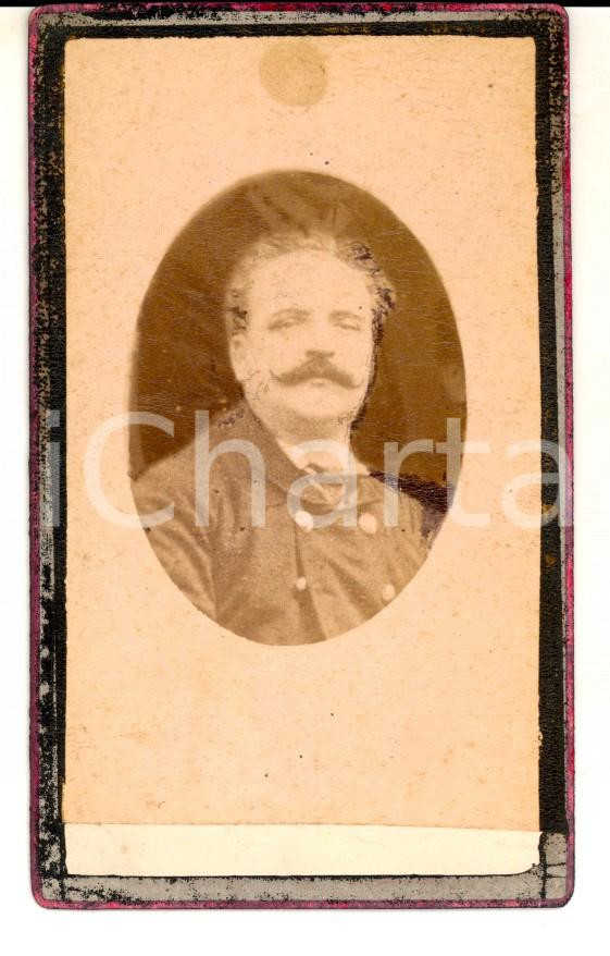 Fotografia d epoca originale 1870 ca MILANO COLLEGIO REALE Ritratto del portinaio CONTI Foto CDV 1