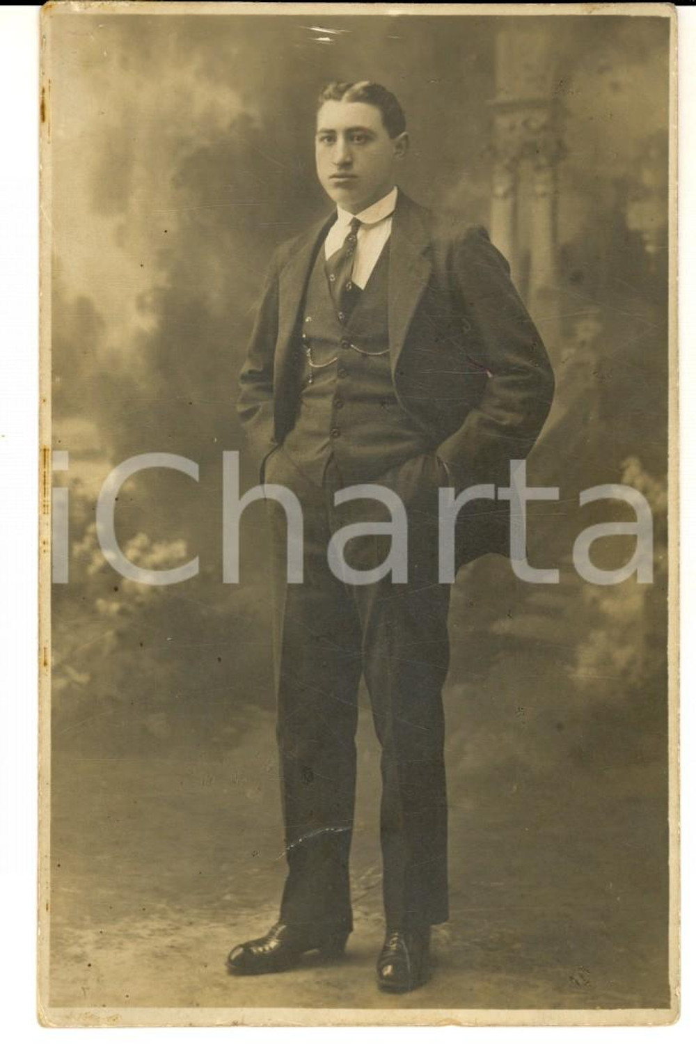 Fotografia d epoca originale 1920 ca MILANO Ritratto di giovane uomo Foto cartolina BRESSANI & FARABOLA 1