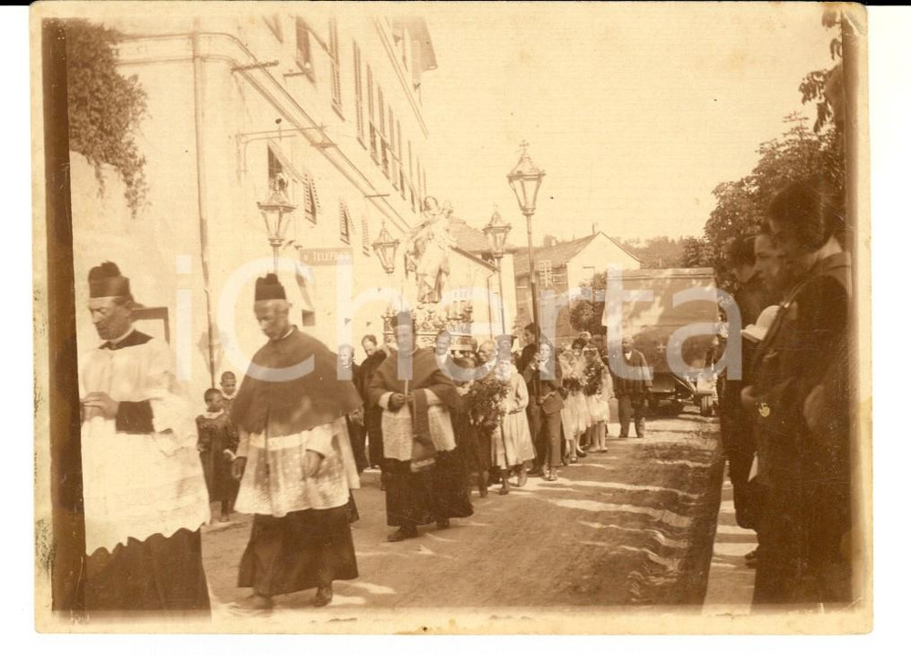 Fotografia d epoca originale 1920 ca AREA LOMBARDA ? Una processione religiosa Fotografia VINTAGE 12x9 cm 1