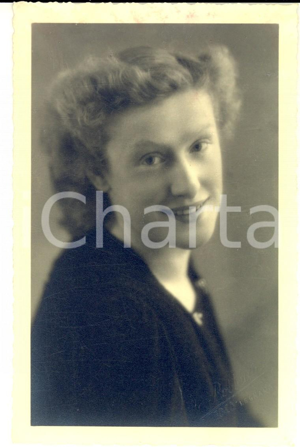 Fotografia d epoca originale 1930 ca LEGNANO MI Ritratto di giovane donna Foto cartolina C. ROBBIATI 1 1