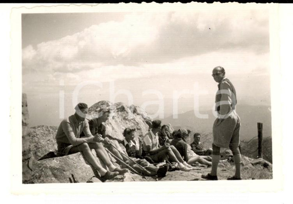 Fotografia d epoca originale 1946 MONTE CAPANNE / ELBA LI Escursionisti a riposo Foto 9x6 cm 1