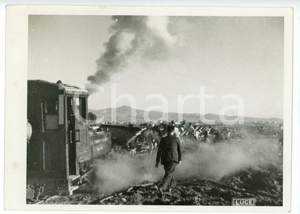 Fotografia d epoca originale 1935 ca ROMA ? Locomotiva convoglio per trasporto pietre Fotografia ANIMATA 1