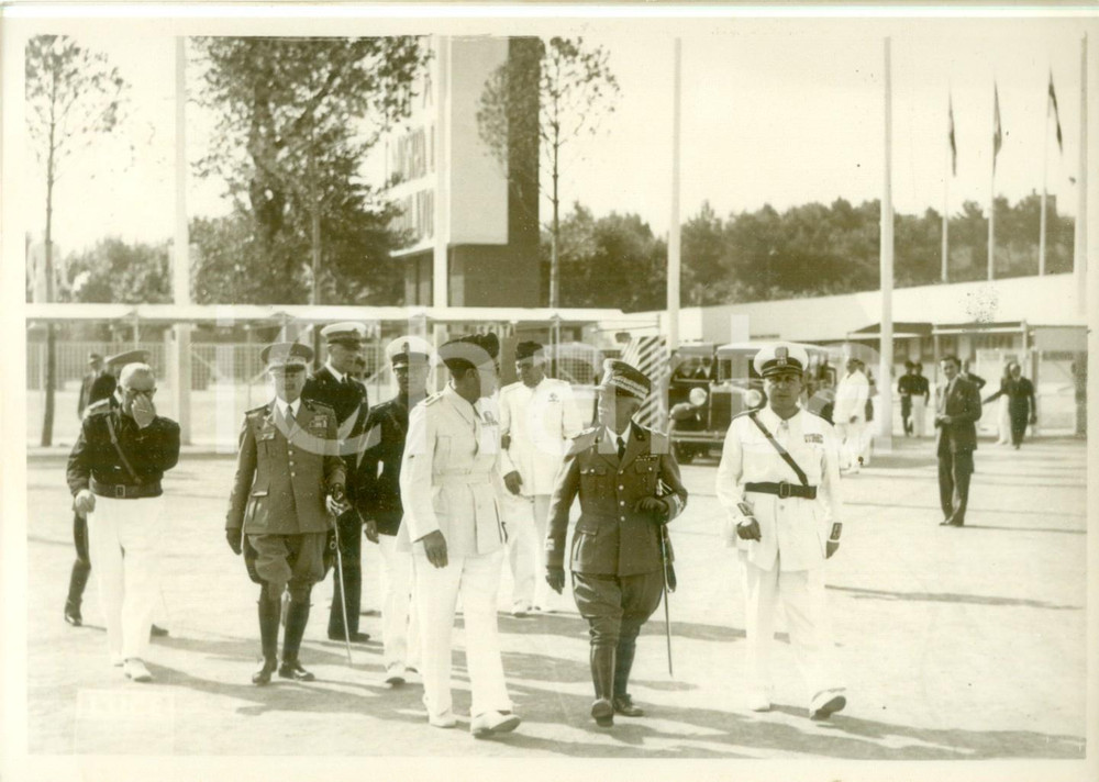 Fotografia d epoca originale 1938 ROMA Vittorio Emanuele III visita Mostra Nazionale del Dopolavoro Foto 1