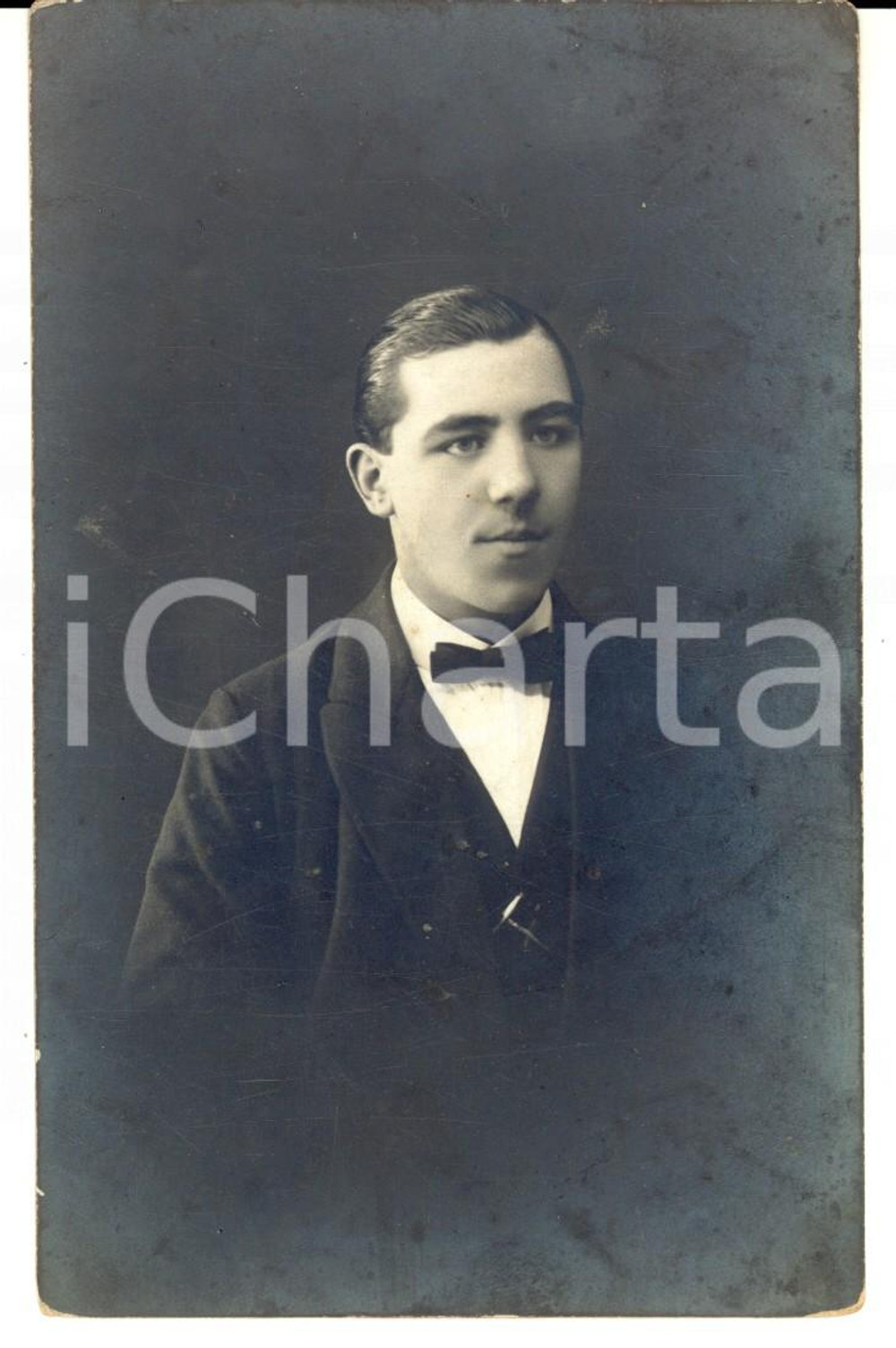 Fotografia d epoca originale 1930 ca FIUME ISTRIA/ CROAZIA Ritratto di giovane uomo Foto cartolina ZOUBEK 1