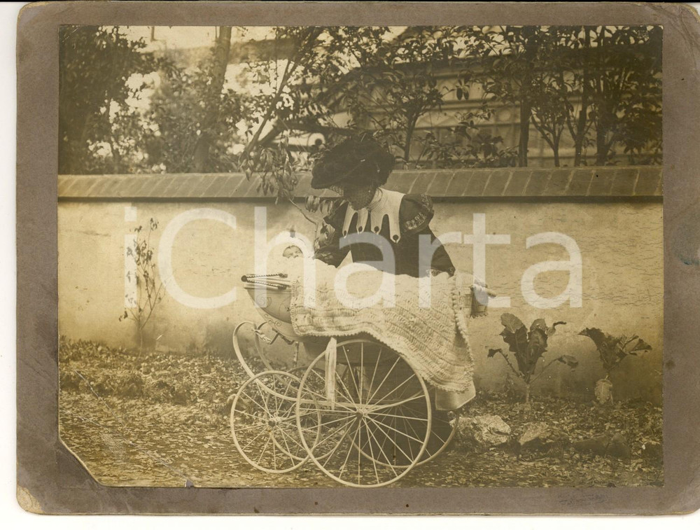 Fotografia d epoca originale 1900ca Nobildonna con figlio nel passeggino Foto 19x15 cm FOTOGRAFIA ANONIMA 1