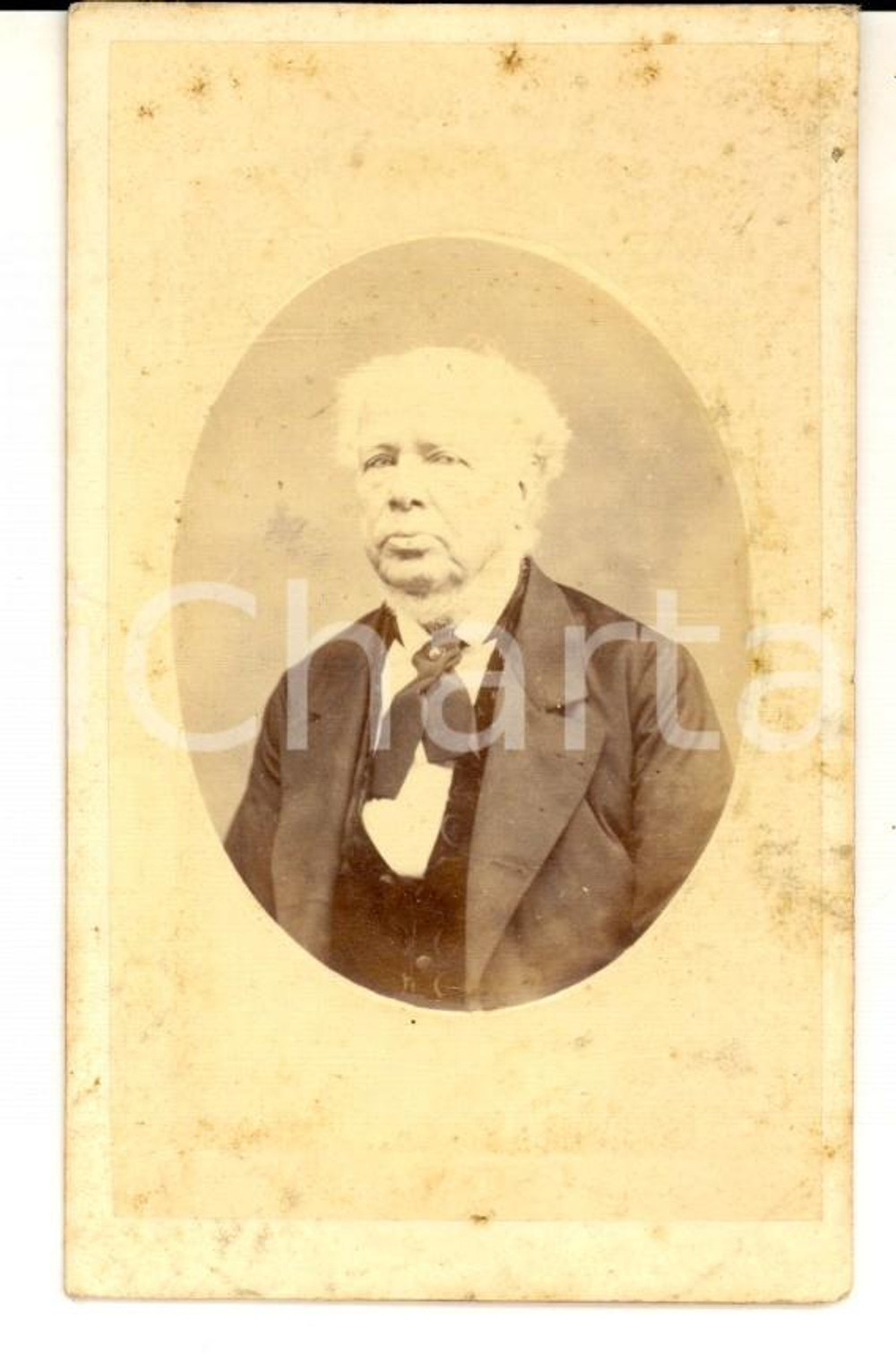 Fotografia d epoca originale 1880 ca NOVARA Ritratto maschile con foulard scuro Foto TARANTOLA CDV 1