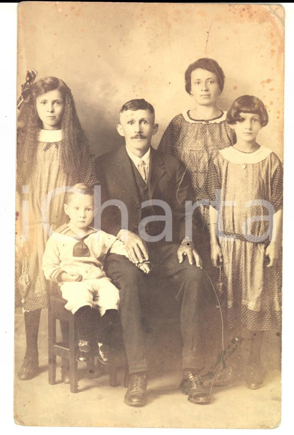 Fotografia d epoca originale 1920 ca USA Ritratto di famiglia con le donne in abito a pois Foto VINTAGE 1