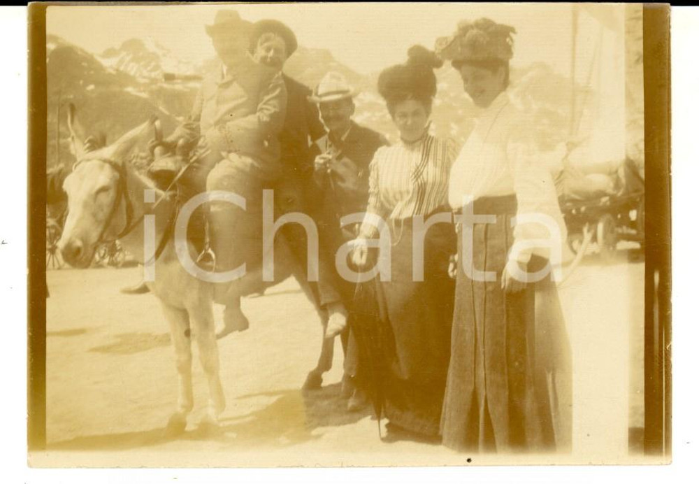 Fotografia d epoca originale 1910 ca AREA LOMBARDA ? Due gentiluomini e un somaro Foto CURIOSA 11x8 cm 1