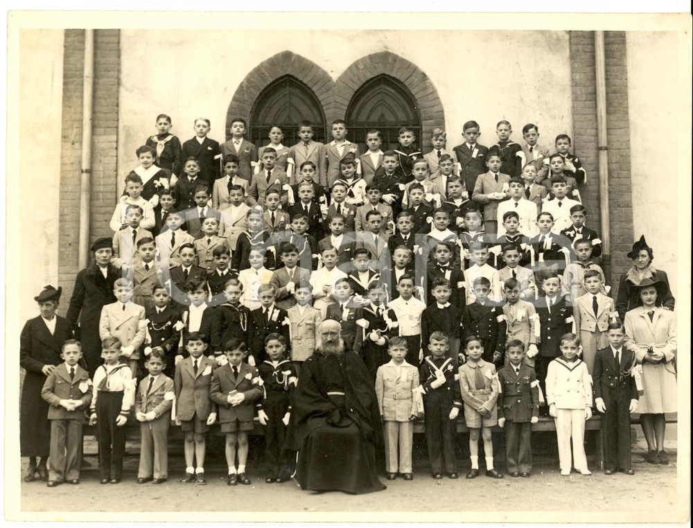 Fotografia d epoca originale 1935 ca AREA LOMBARDA Bambini nel giorno della Prima Comunione con frate Foto 1