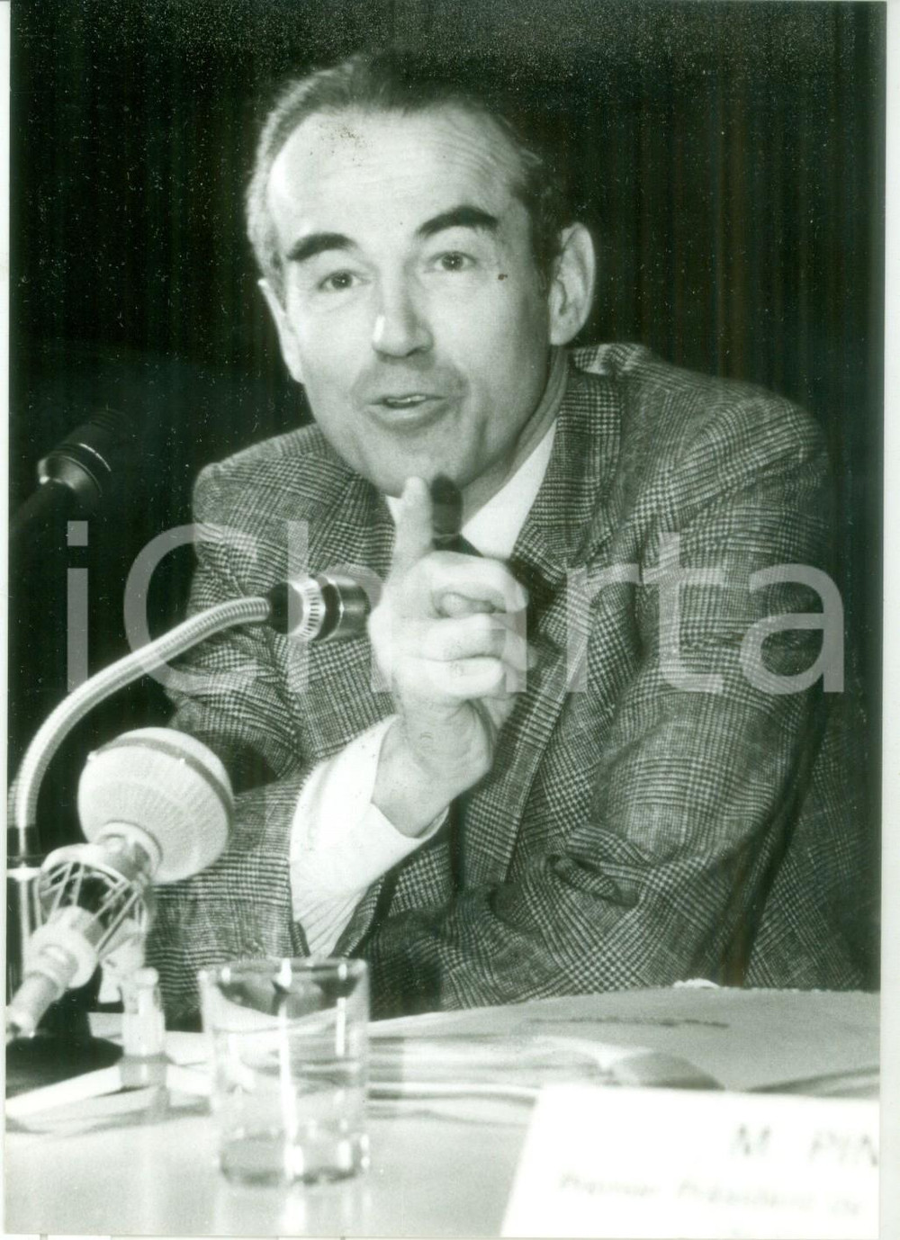 Fotografia d epoca originale 1984 PARIS Robert BADINTER in conferenza stampa sulla giustizia Fotografia 1