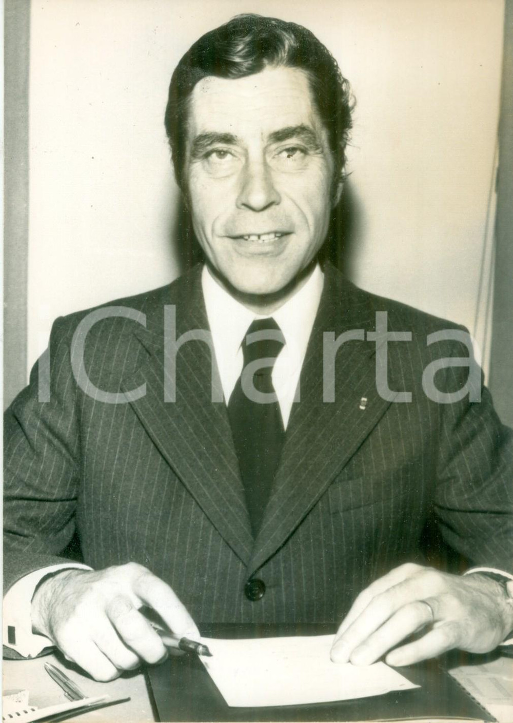 Fotografia d epoca originale 1976 PARIS Yves GUENA Delegato Nazionale dell U.D.R Fotografia 1