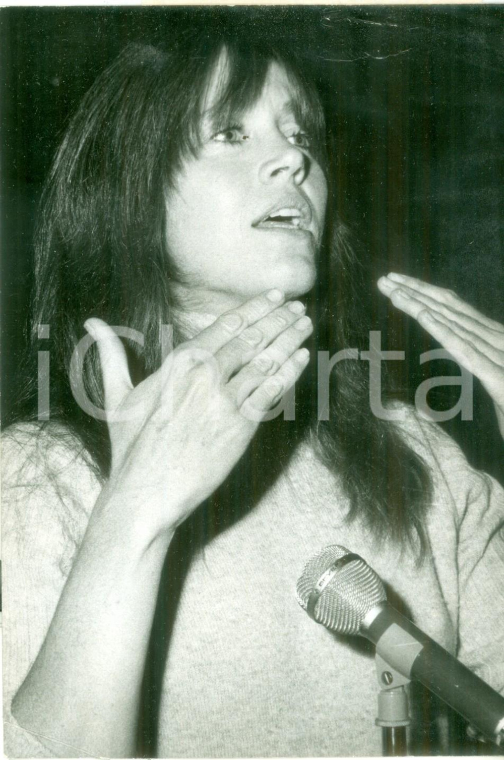 Fotografia d epoca originale 1974 PARIS Attrice Jane FONDA presenta film sul VIETNAM Fotografia 1
