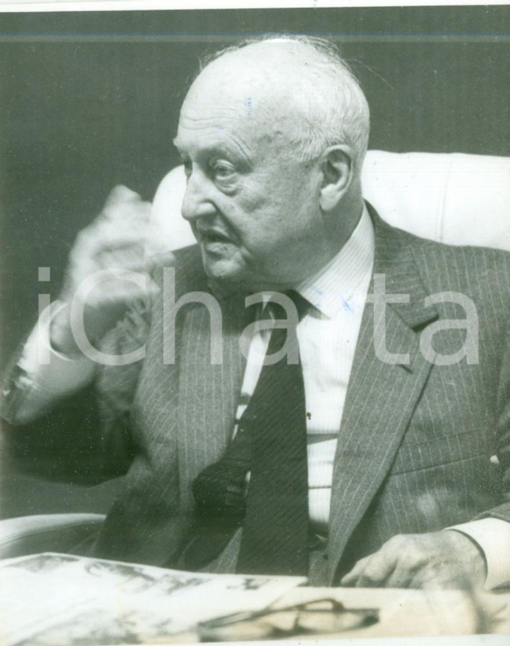 Fotografia d epoca originale 1990 ca STRASBOURG Politico Pierre PFLIMLIN parla in riunione Fotografia 1