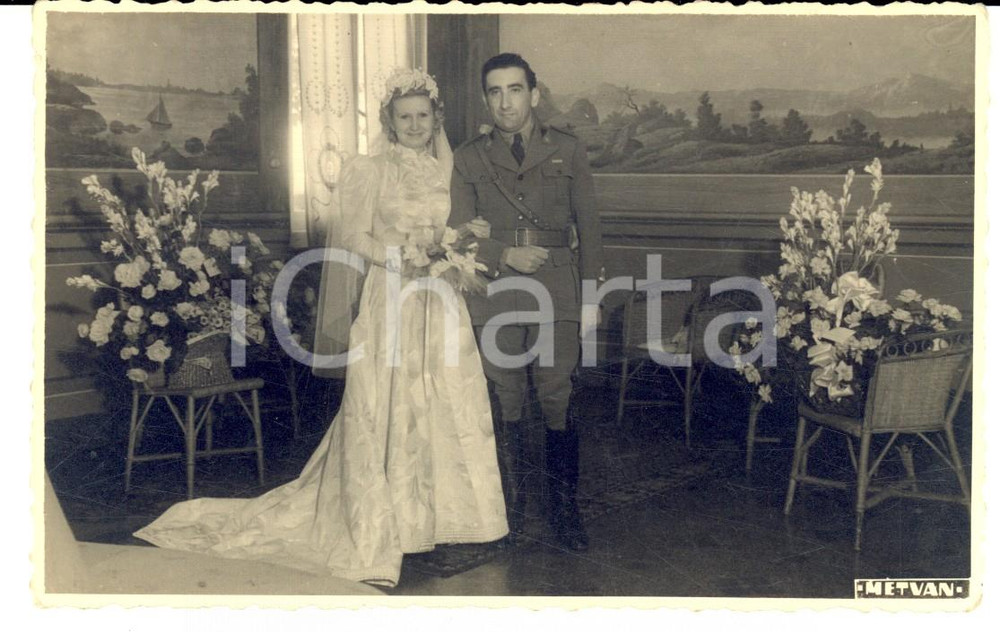 Fotografia d epoca originale 1940 ca GENOVA Coppia di sposi nella sala del ricevimento Foto METVAN VINTAGE 1