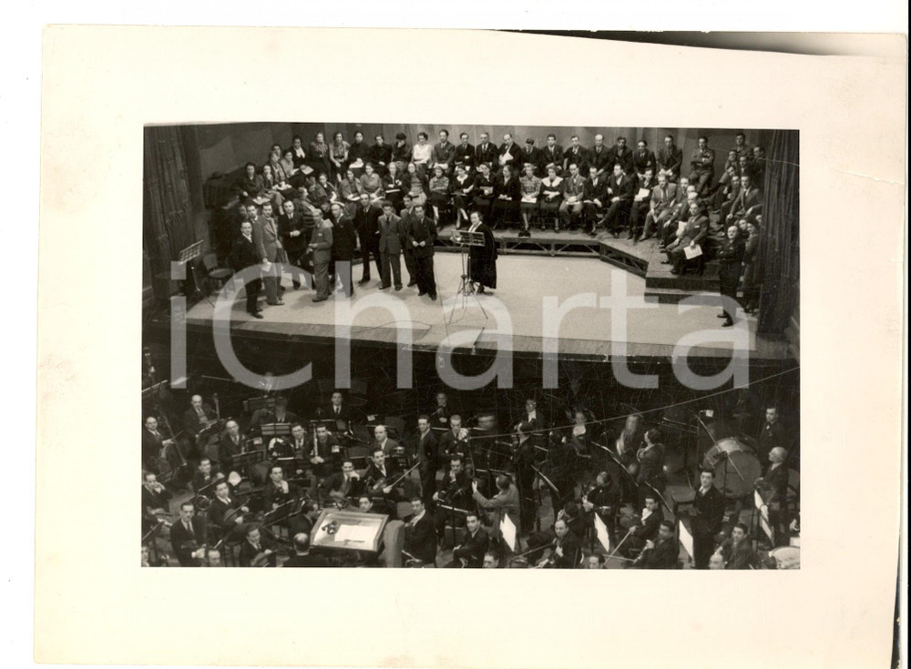 Fotografia d epoca originale 1937 MILANO TEATRO Pausa durante un concerto di musica classica Foto 25x18 1