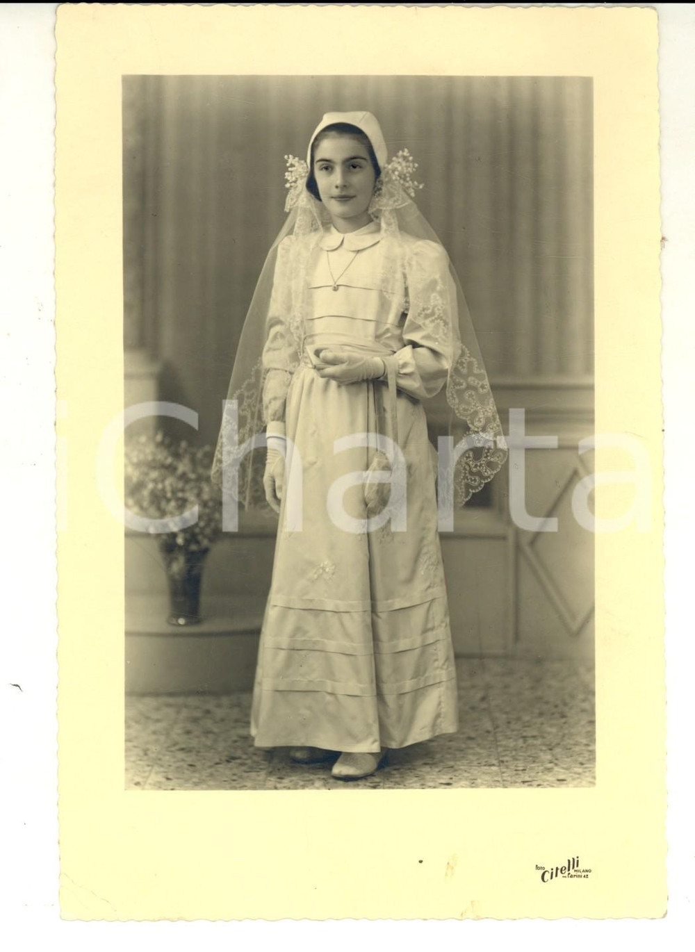 Fotografia d epoca originale 1940 ca MILANO Bambina alla Prima Comunione Foto CITELLI via FARINI 1