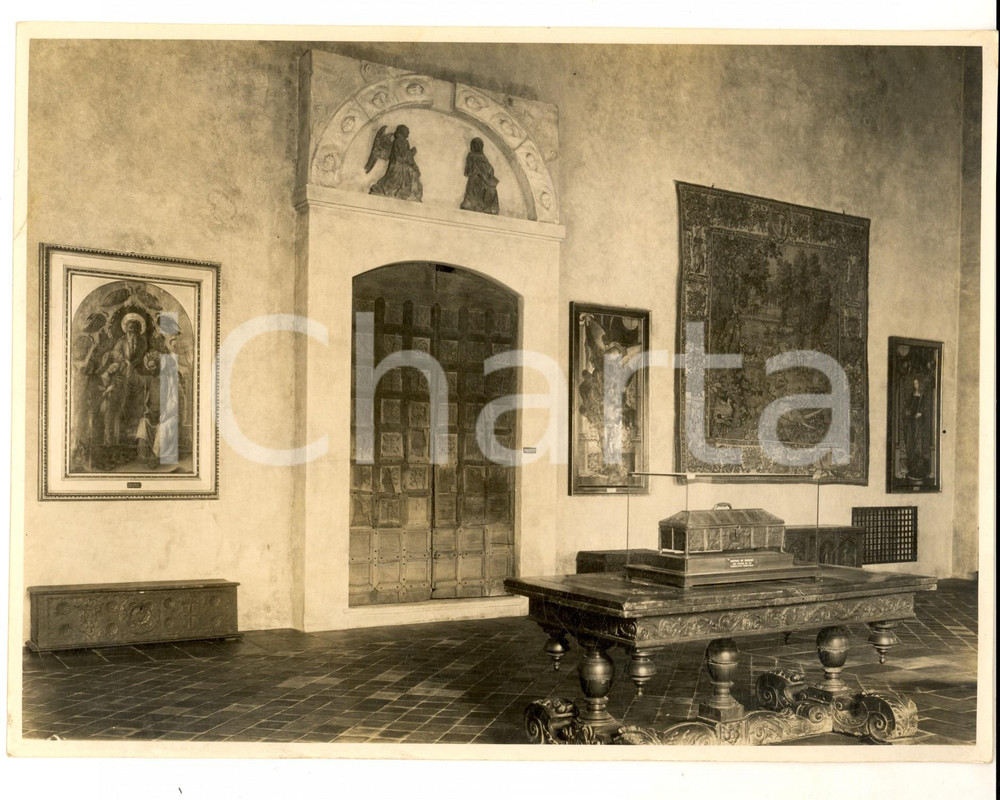 Fotografia d epoca originale 1970 ca AREA TORINESE Antico palazzo con esposizione museale Foto HAUS 24x18 1