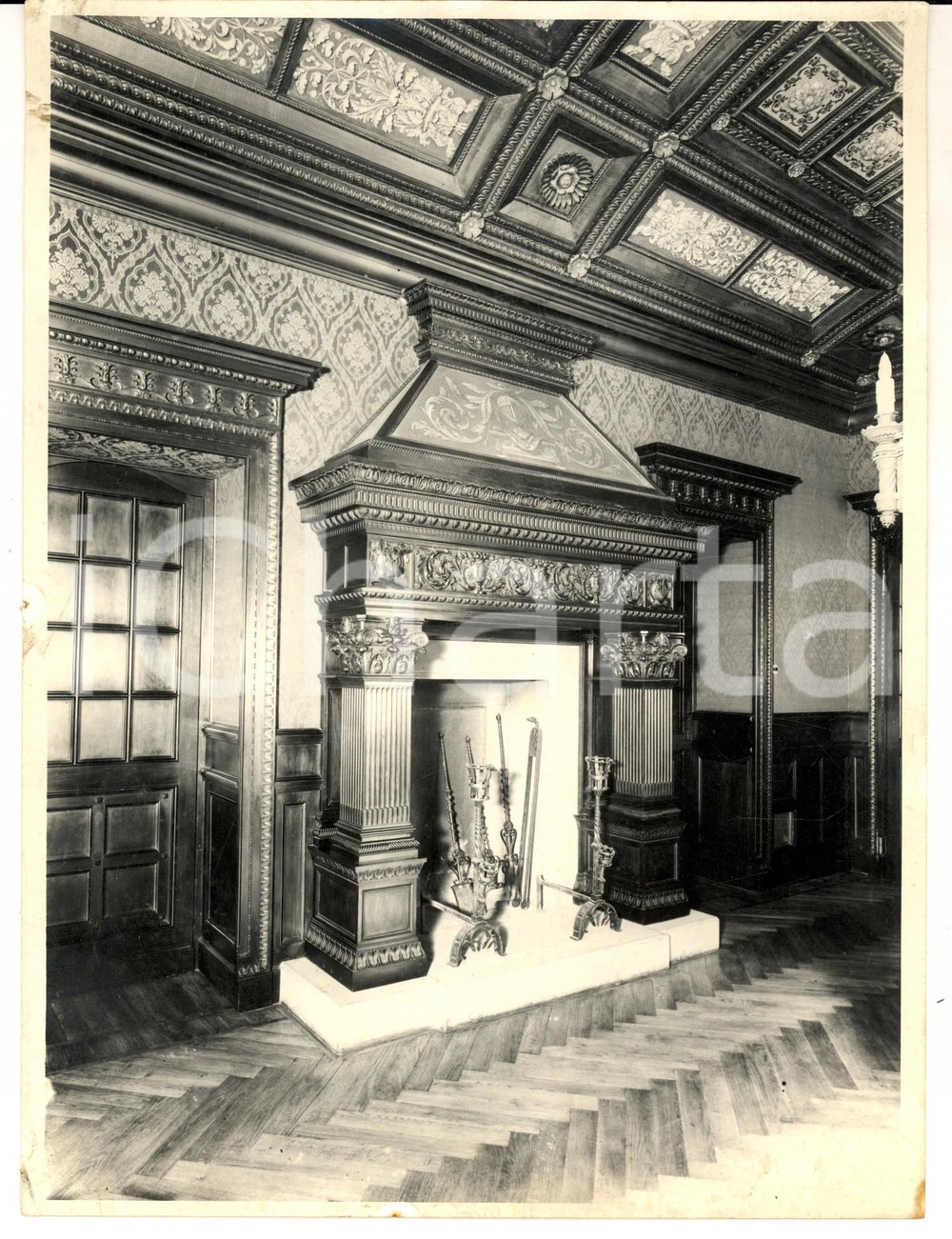 Fotografia d epoca originale 1970 ca AREA TORINESE Salone di un castello  Camino Foto HAUS 24x18 1
