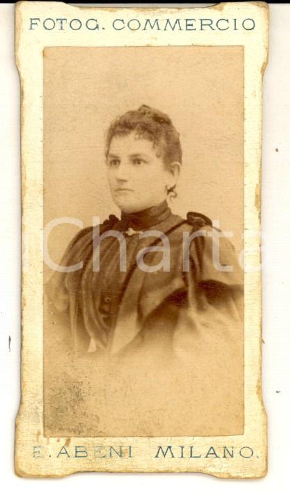 Fotografia d epoca originale 1890 ca MILANO Ritratto di donna in abito nero Foto Enrico ABENI 5x9 cm 1