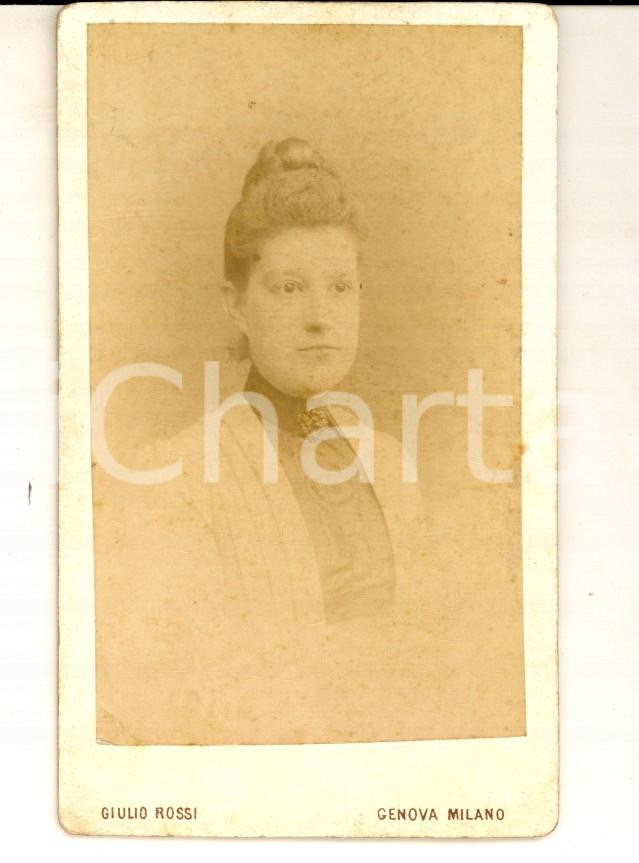 Fotografia d epoca originale 1890 GENOVA Ritratto di donna con abito bianco e spilla Foto GIULIO ROSSI CDV 1
