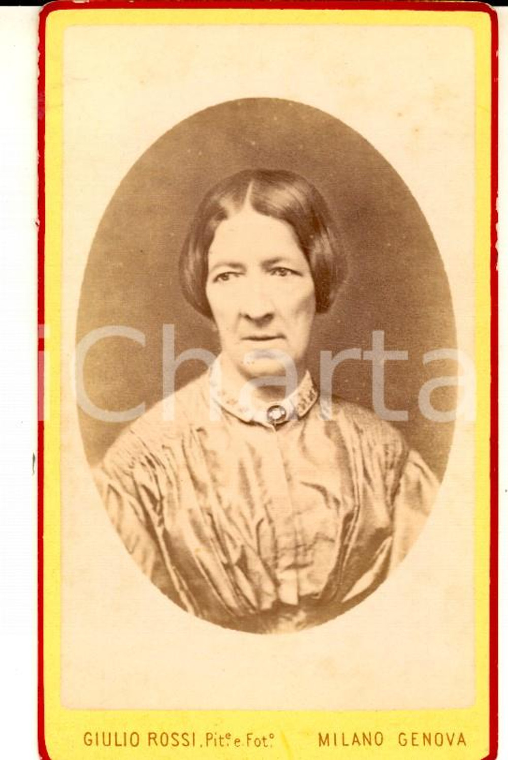 Fotografia d epoca originale 1890 ca GENOVA Ritratto di donna con un cammeo al collo Foto GIULIO ROSSI CDV 1