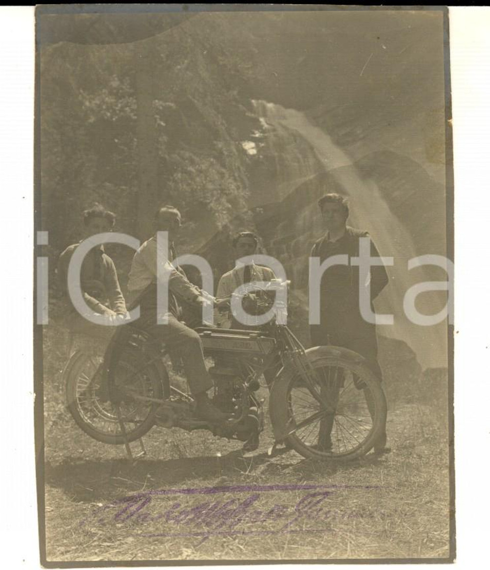 Fotografia d epoca originale 1920 ca TRENTINO ? MOTO D EPOCA Quattro amici con moto ARIEL Foto 9x11 cm 1