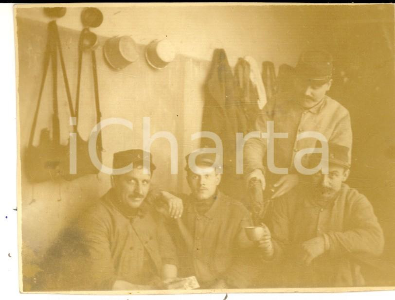 Fotografia d epoca originale 1909 FRANCE Soldats d INFANTERIE pendant une pause Photo carte postale 10x7 1