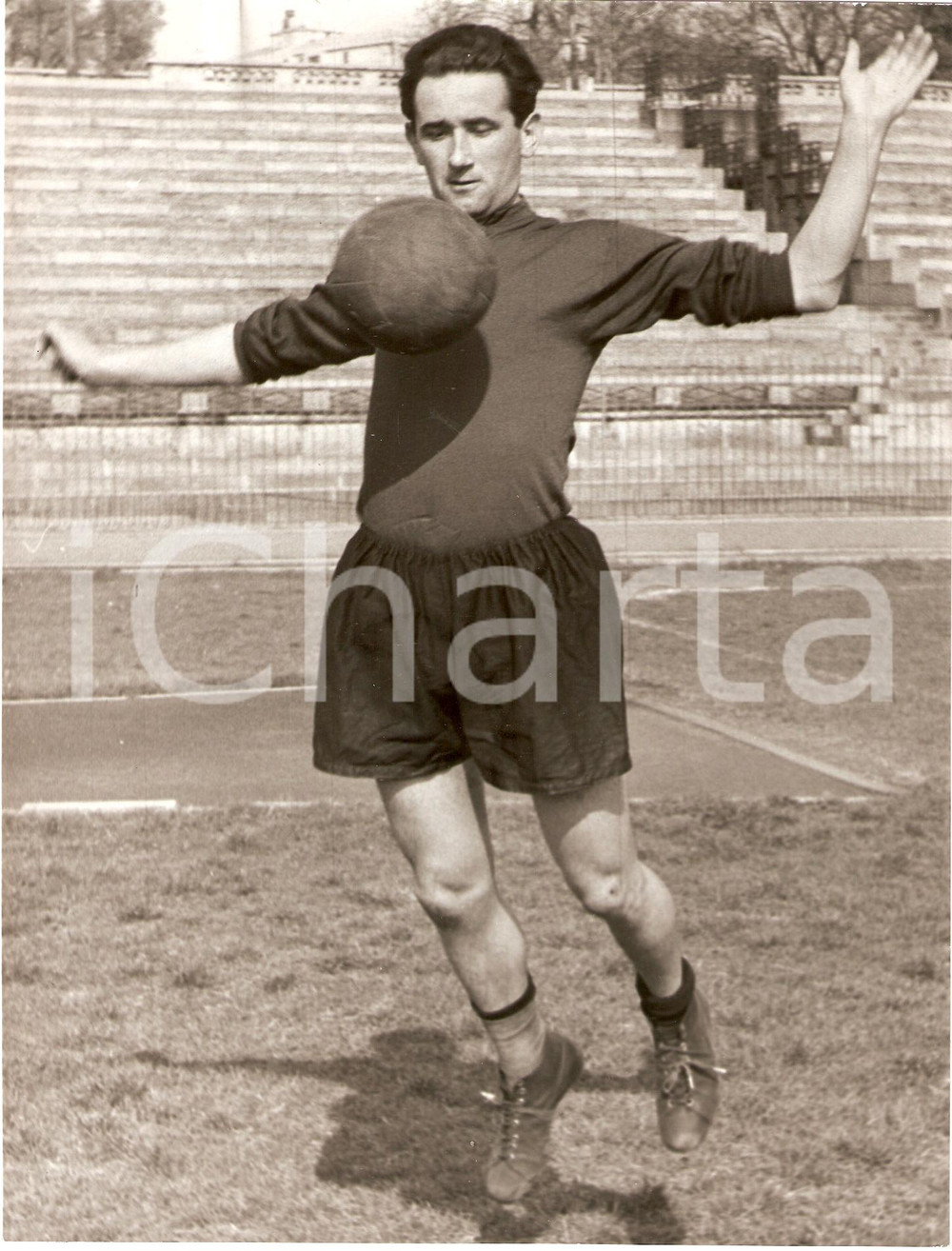 Fotografia d epoca originale 1952 MILANO Arena INTER Calcio Bruno PADULAZZI Stop di petto Fotografia 1