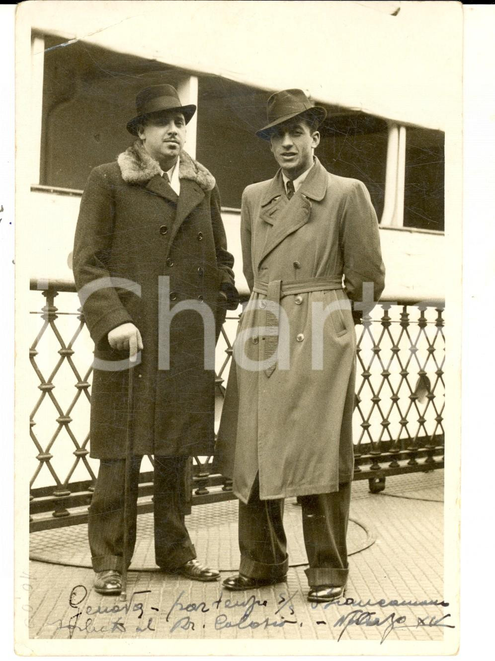 Fotografia d epoca originale 1937 GENOVA Passeggeri in partenza con il transatlantico CONTE BIANCAMANO Foto 1