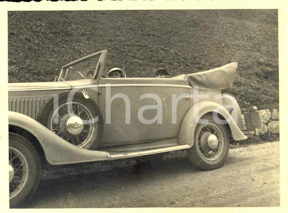 Fotografia d epoca originale 1940 ca Giovani automobiliste su auto d epoca FOTOGRAFIA ANONIMA cm12x8 1