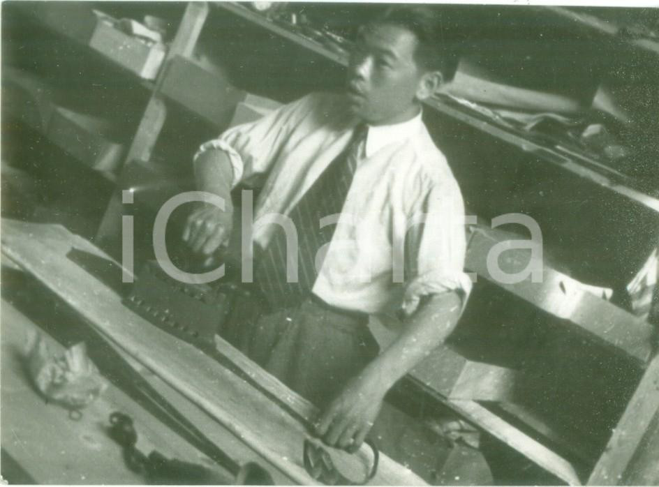 Fotografia d epoca originale 1938 MILANO Tessitura clandestina cinese cravatte Fotografia 3 1
