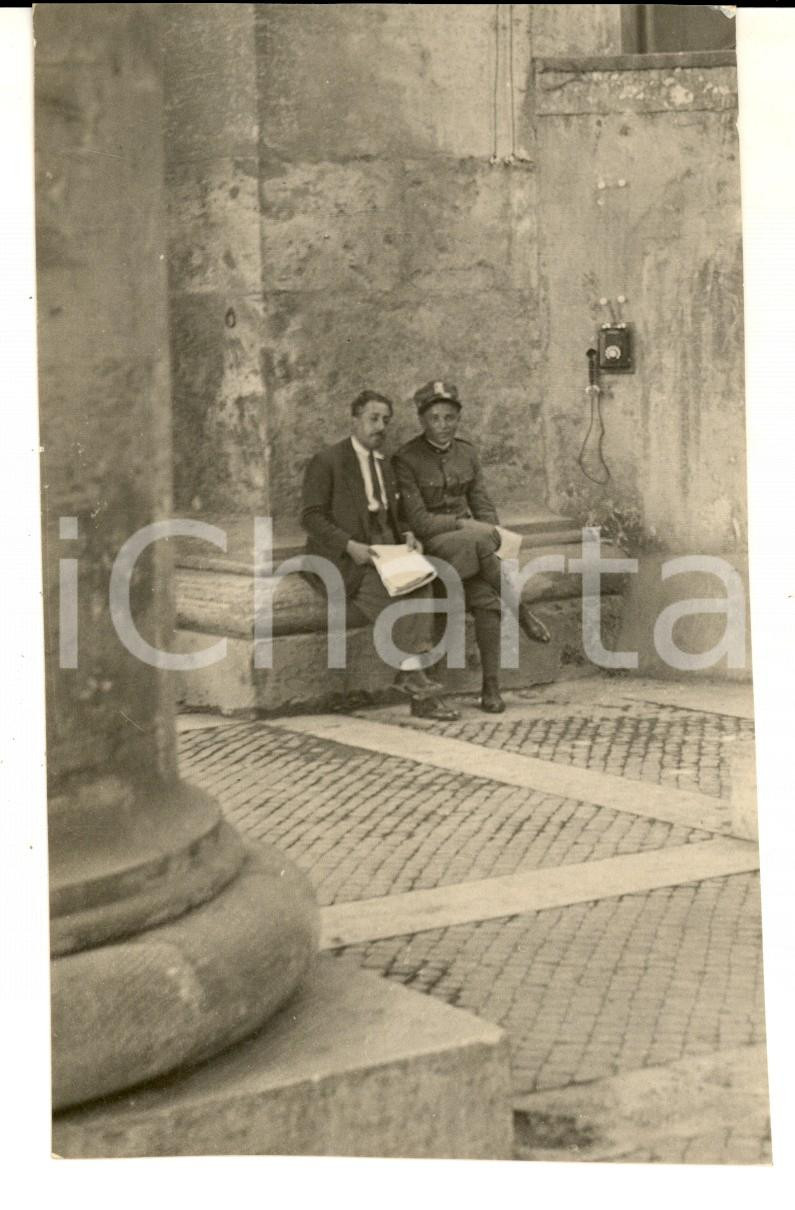 Fotografia d epoca originale 1929 CITTA  DEL VATICANO Il soldato e il giornalista Foto ARTISTICA 10x15 cm 1